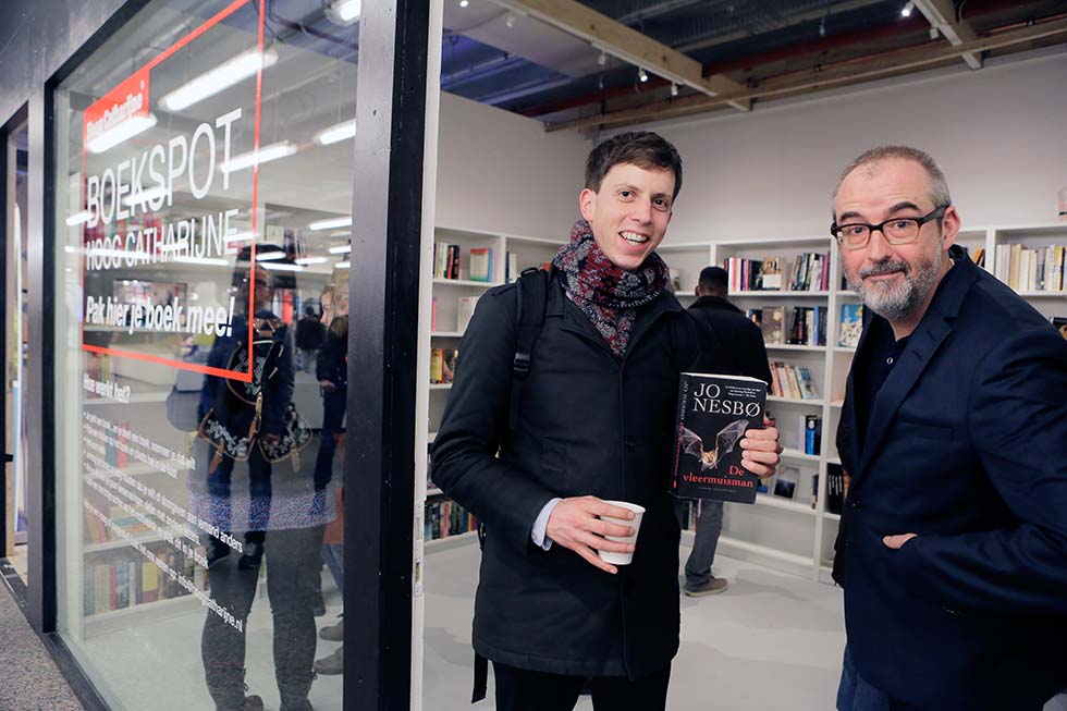 Ronald Giphart opent de Boekspot Hoog Catharijne