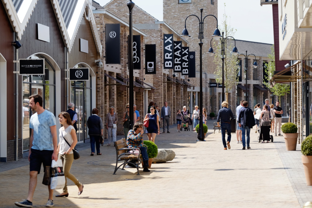 VIDEO Rosada Fashion outlet in Roosendaal opent tweede fase SCN