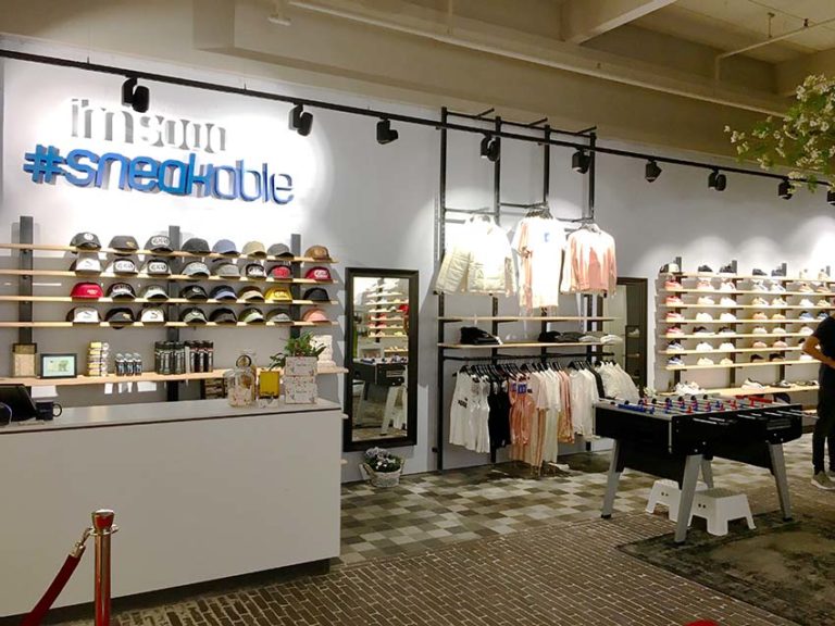 Sneakable opent in vernieuwde winkelcentrum Koningshoek te Maassluis