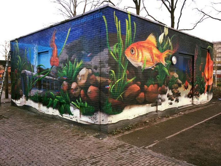 Street art kunstenaars fleuren The Wall op voor goed doel
