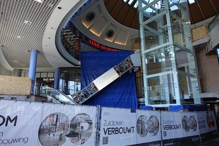 Nieuwe lift en roltrappen geplaatst in Winkelcentrum Zuidplein