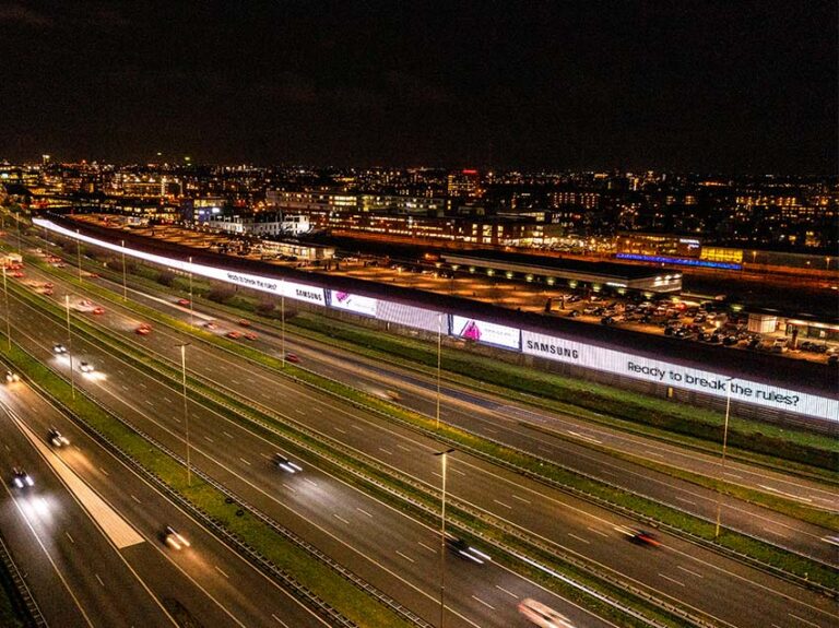 Grootste LED scherm van Europa voor winkelcentrum The Wall