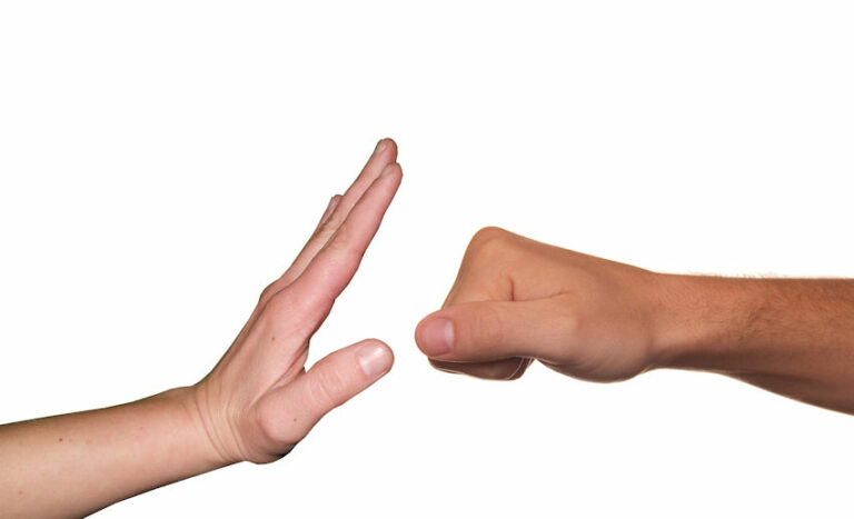 Toename agressie en bedreigingen verhoogt uitvalrisico retailpersoneel