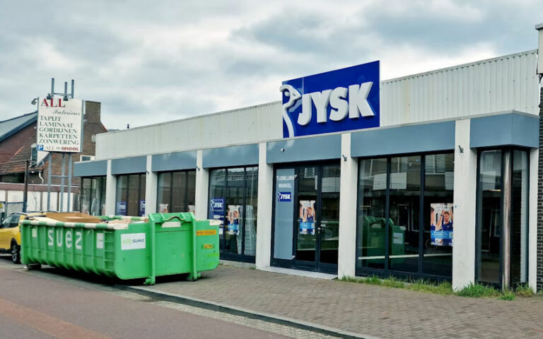 JYSK opent tijdelijke winkel na brand in Delft
