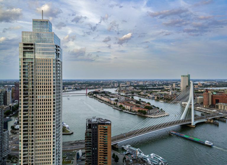 Magnicity tekent huurovereenkomst voor horeca en experience in De Zalmhaven Rotterdam