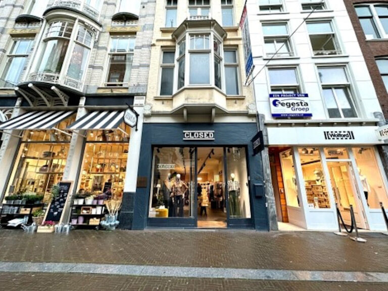 Rains opent winkel op Noordeinde in Den Haag