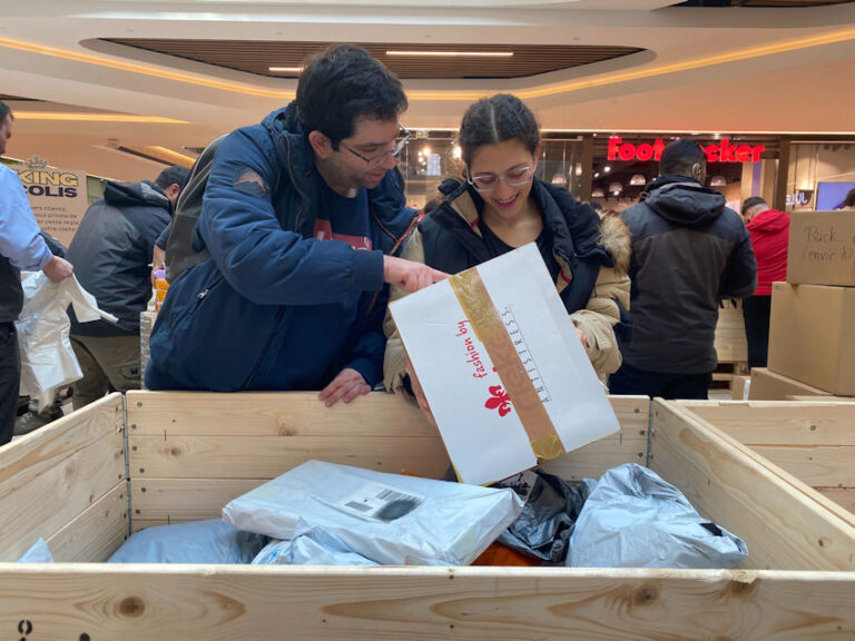 Verloren pakjes uit online webshops zorgen voor publiekstrekker in winkelcentra