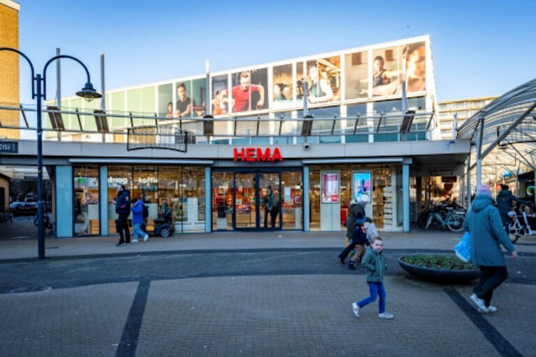 Crossroads Real Estate verkoopt HEMA-winkels in Beverwijk, Roermond en Voorburg