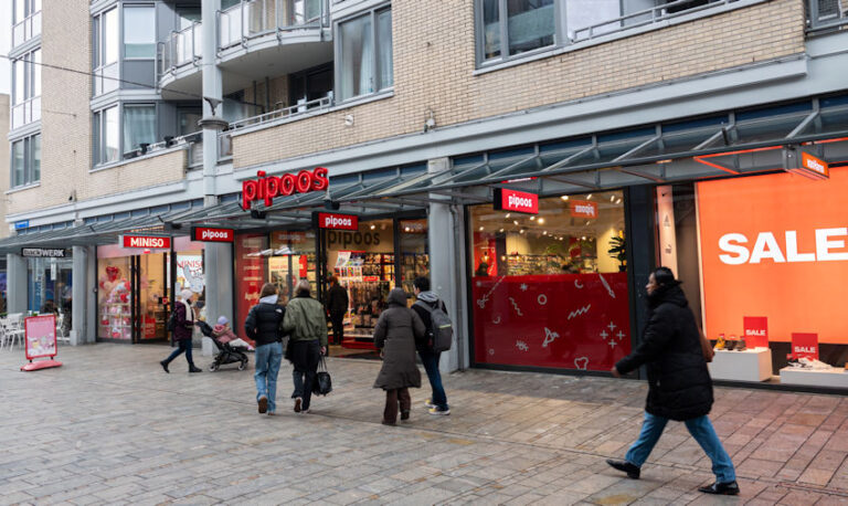 Hobbywinkel Pipoos brengt creativiteit naar Almere Centrum