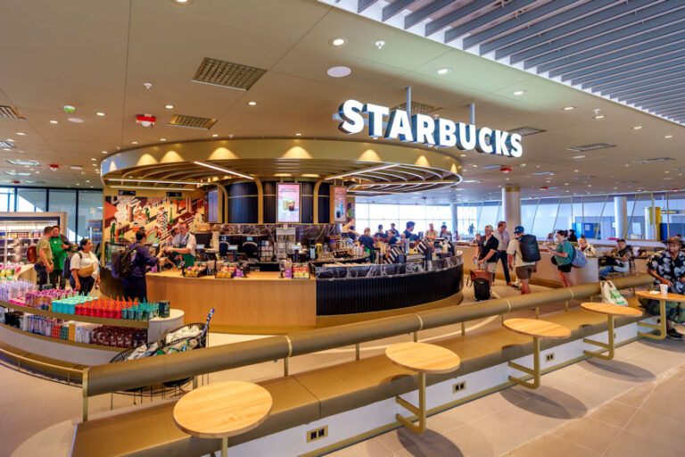 Lounge 1 op Schiphol  wordt langzaam maar zeker ingevuld