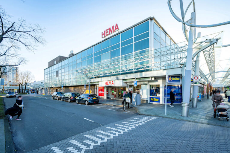 Crossroads Real Estate verkoopt vier HEMA-winkels in Nederland