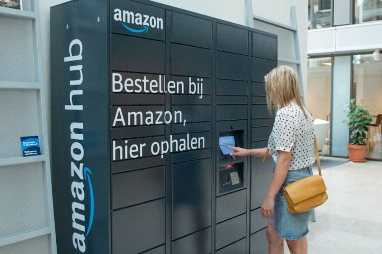 Eerste Amazon Lockers in Nederland geplaatst in Full Service Centers van Wereldhave