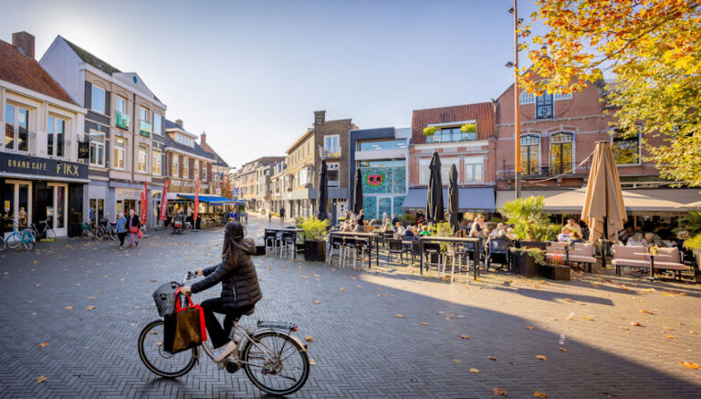 Ritje naar de supermarkt duurt voor één op de zes Nederlanders meer dan een kwartier