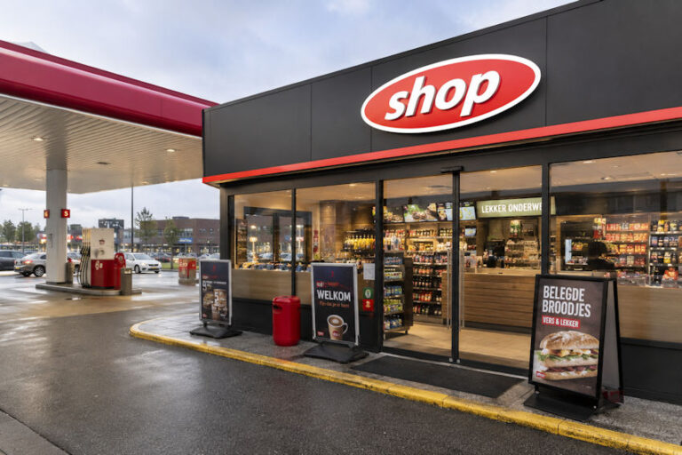 Elektrisch laden maakt verzorgingsplaatsen aantrekkelijker voor convenience retail